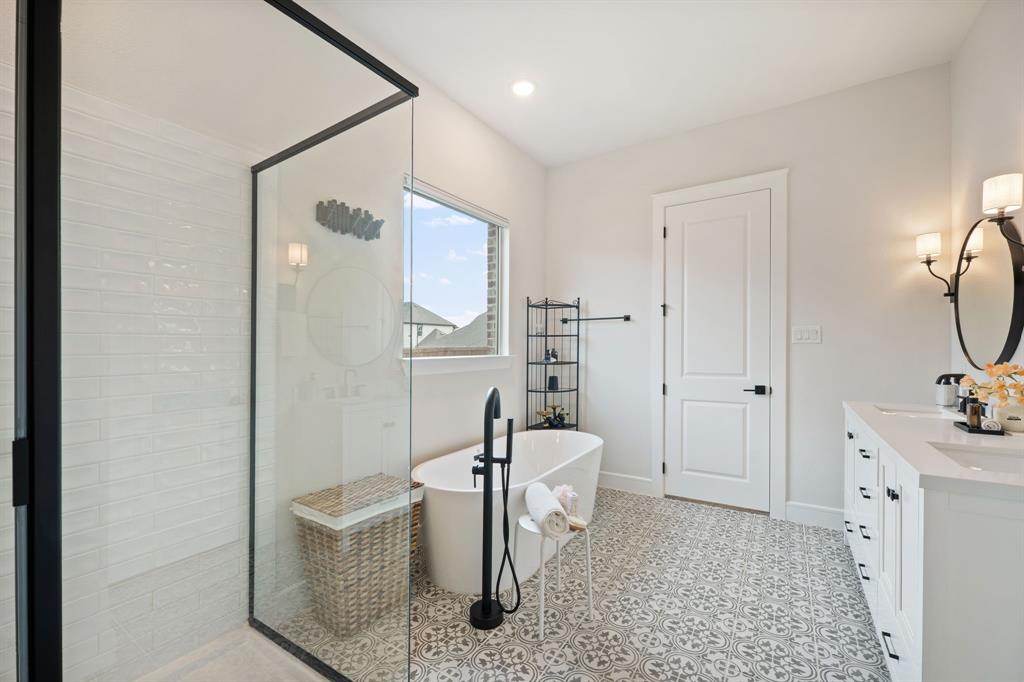 Lincoln Pointe - Residential
