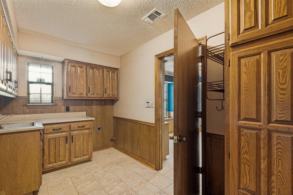 Mc Kamy Lakes Estates - Residential