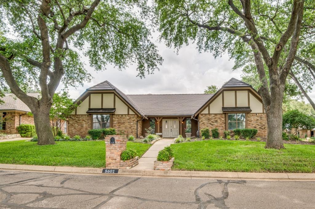 Mc Kamy Lakes Estates - Residential