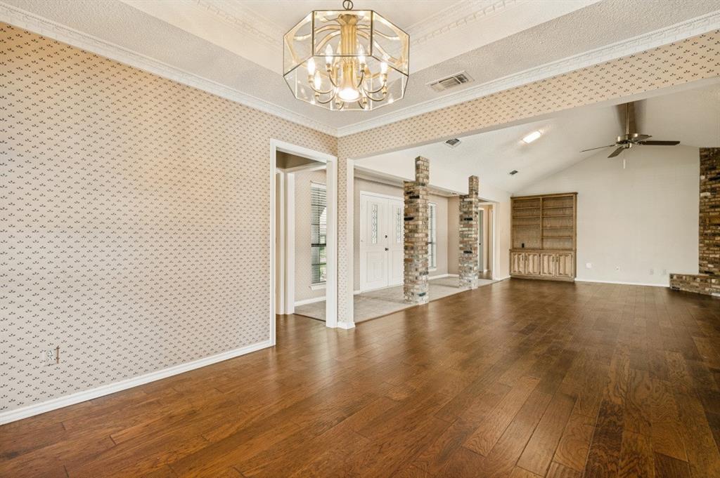 Mc Kamy Lakes Estates - Residential
