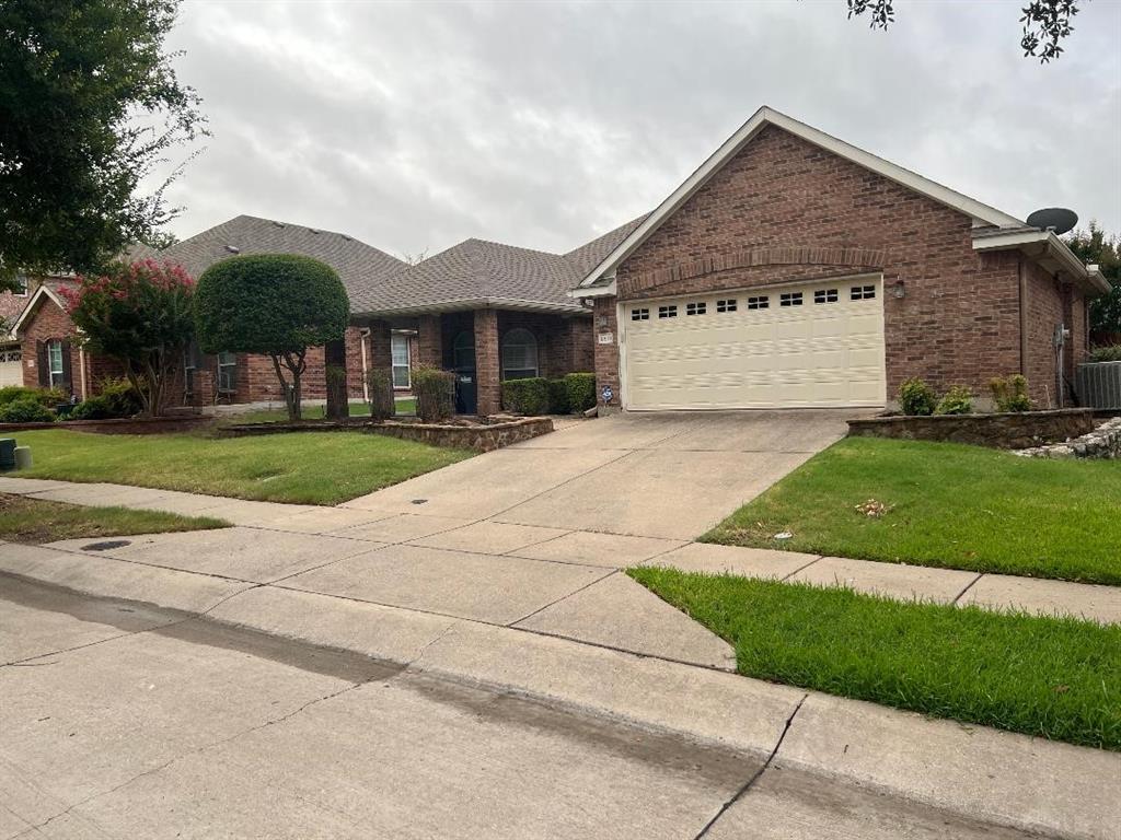 Awesome 3.2.2 1 story! Bruce plank hardwood floors in entry, family room, dining room and hallways! Crown moldings! Large master with Frize carpet, c fan and art nitch! Private bath with double sinks, garden tub & sep. shower, c tile floors and WIC! 2 inch blinds throughout! Large eat in kitchen with island, c tile floor & backsplash, gas stove, black appliances & breakfast bar.  Decked attic!