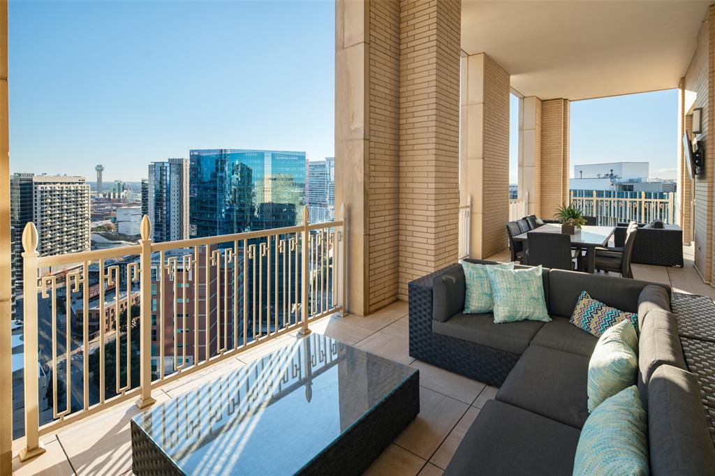 Tower & Regency Row Residence Condo - Residential