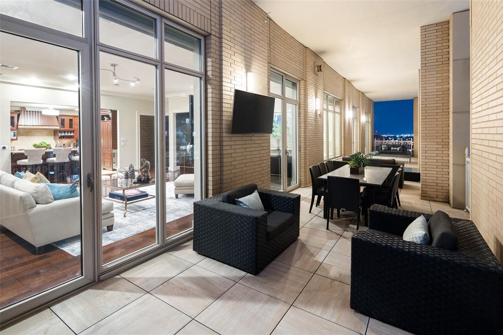 Tower & Regency Row Residence Condo - Residential