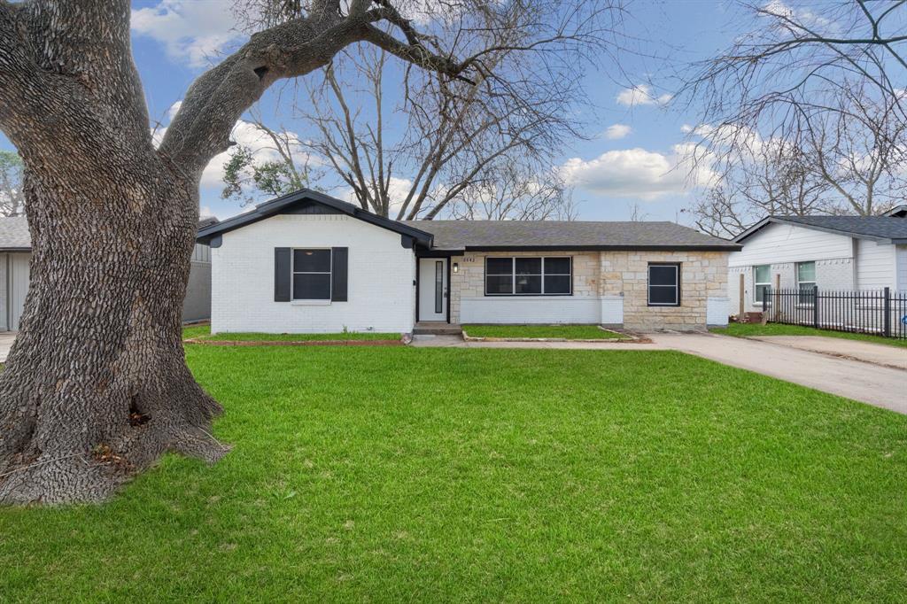 SELLER IS MOTIVATED,  BRING US A OFFER !!
Looking for a cozy home that feels fresh, modern with an inviting design? Look no further! Check out this open and airy floor plan with abundant natural light, sleek counter tops, dedicated dining space overlooking the patio ideal for hosting! This home offers a great size yard with warmth and functionality. Great location only 20 minutes to downtown Dallas and 30 minutes from Dallas Love Field Airport  Home has been remodeled!
Foundation work has been completed and transferrable warranty is available.
