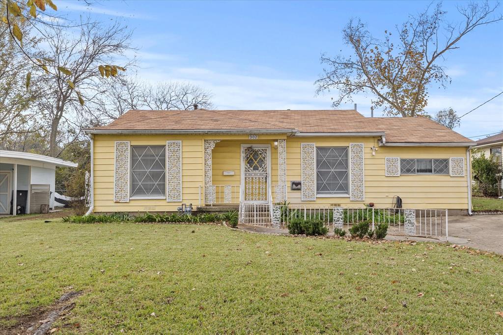 Nestled in the heart of downtown Rockwall, this charming 3-bedroom, 2-bathroom home offers an incredible opportunity in one of the city's most desirable and walkable locations. Close to local dining, shops, and community events, the property combines everyday convenience with small-town character. Whether you’re looking to personalize, renovate, or invest, this property provides a solid foundation in a highly sought-after area. Home is being sold as-is, presenting a rare chance to bring your vision to life in a prime Rockwall setting.