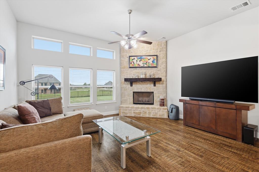 HICKORY HILLS - Residential