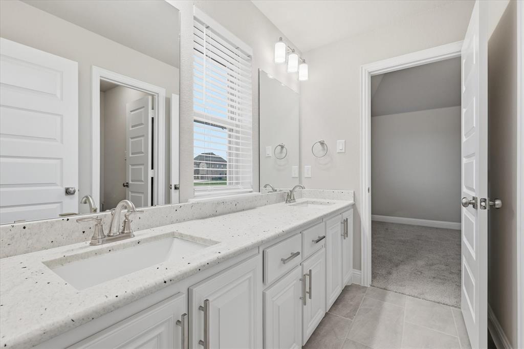 HICKORY HILLS - Residential
