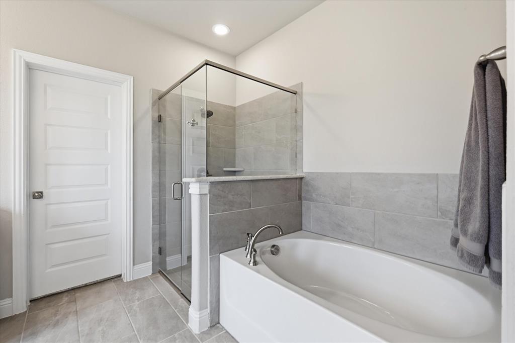 HICKORY HILLS - Residential
