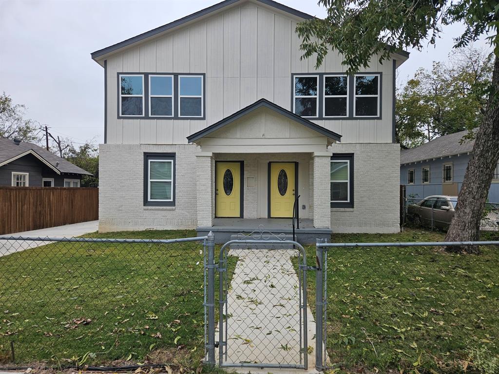 Welcome to this beautifully remodeled two-story duplex in Fort Worth! This modern gem features 3 bedrooms and 2 bathrooms. The open-concept layout, stylish kitchen with new appliances, and contemporary finishes make this home perfect for both entertaining and everyday living. With luxury vinyl floors, designer touches, and a shared backyard, this duplex offers a seamless blend of comfort and style. Conveniently located near amenities and schools, this fully remodeled duplex is a must-see!
