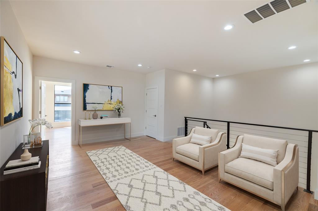 Royal Crest - Residential