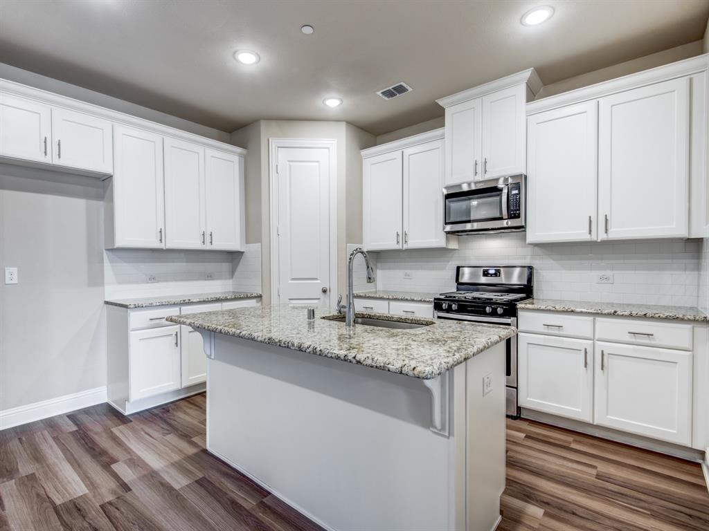 plan(Shannon) FINAL OPPORTUNITIES!
MEGA LOW RATE – Learn more about our current mortgage incentives to buy down to a low interest rate on select homes for a limited time only! Megatel Homes Shannon Plan is a 3 bedroom, 2.5 bath, game room townhome with a 2 car garage. Approximately 2,073 square feet.