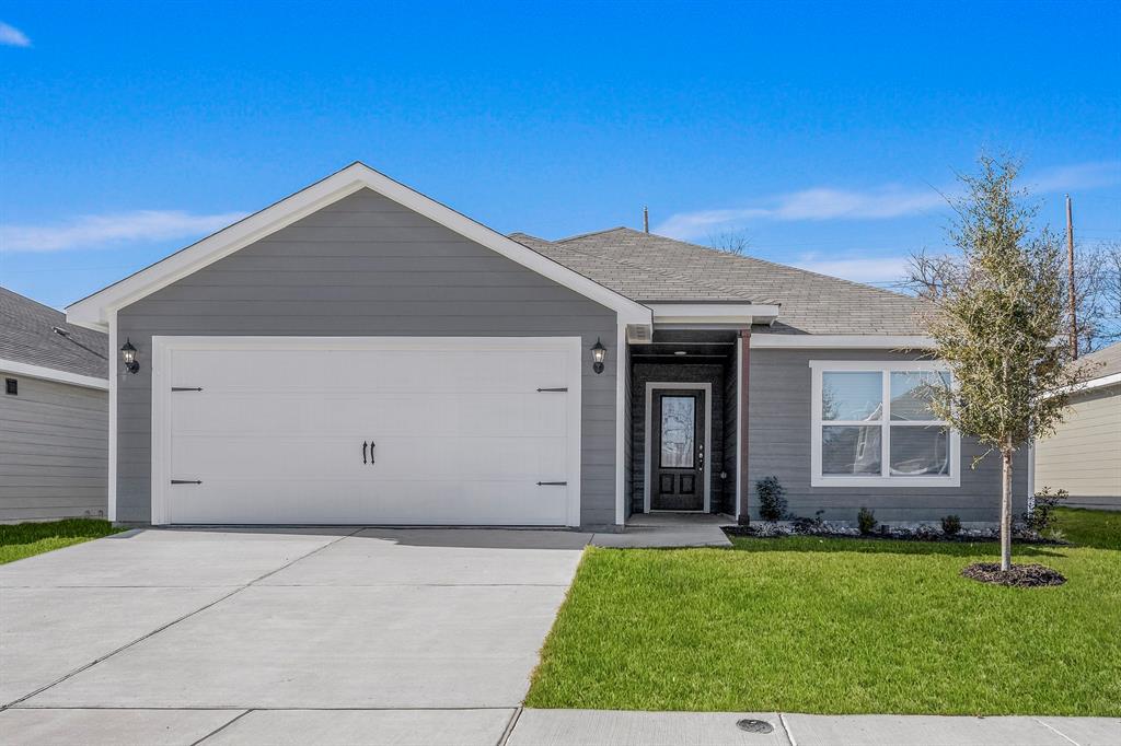Rio Grande – 1 story, 3-bed, 2-bath, 1,175 sqft! The Rio Grande floor plan is a one-story, three-bedroom and two-bathroom home. It has a spacious, open-concept layout with a chef-ready kitchen and large family room. Built with our CompleteHome™ package, you will find a host of upgrades at no extra cost to you! Granite countertops, stainless steel appliances, and a Wi-Fi-enabled garage door opener are just a few of the wonderful upgrades you will enjoy when living in the Rio Grande. This spacious master suite is the perfect get away after a long day. Built with you in mind, this roomy retreat includes a spacious room equipped to fit your king-sized furniture, spa-like bathroom, and huge walk-in closet. From the high-end glass shower to the incredible storage space, you will have everything you need to relax and unwind!