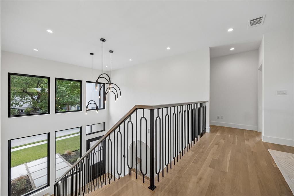 MONTEBELLO PARK - Residential
