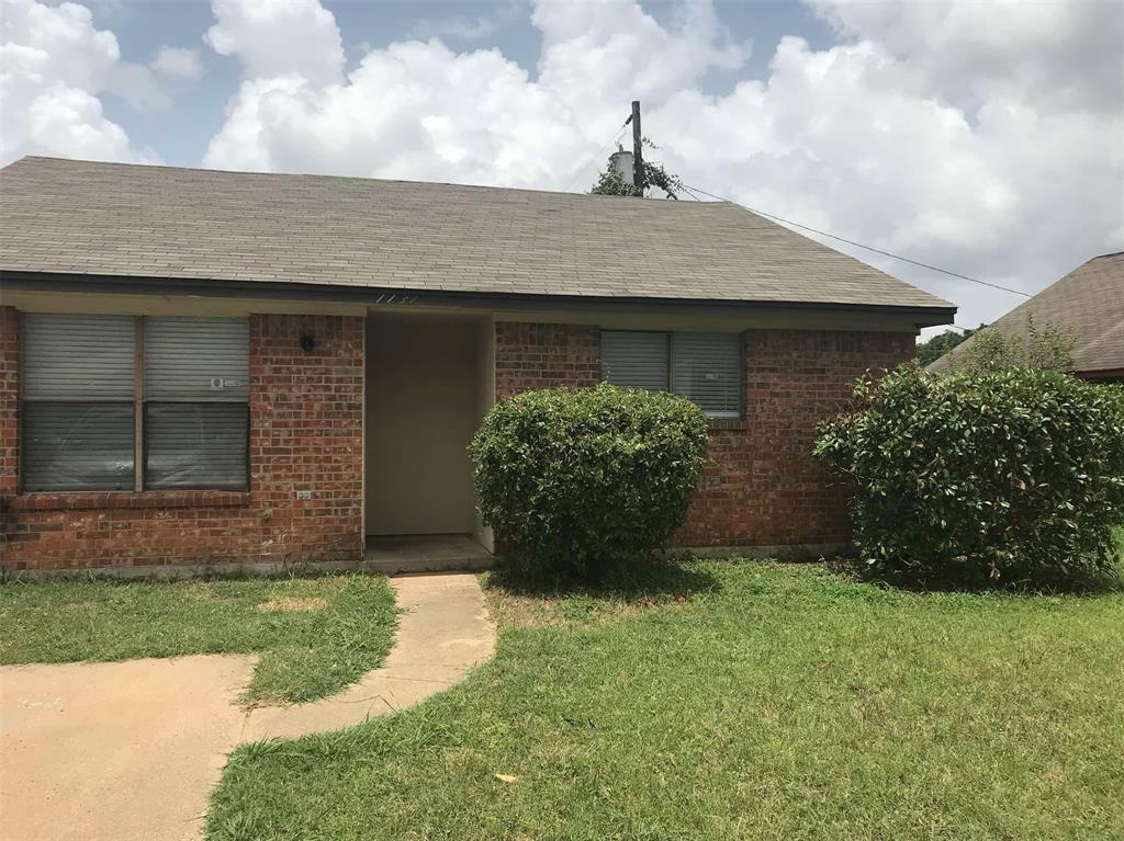 Great Duplex for Rent in Cedar Hill. The Property features 2 Bedroom, 1 Bathroom, Fenced backyard and parking for 2 vehicles. Very spacious kitchen equipped with Stainless Steel appliances such as Electric Range, Microwave and Dishwasher. Fully updated bathroom. Master bedroom with plenty of space. Tile or Laminate flooring throughout. Lots of storage. Full size washer & Dryer Connections. Pet Friendly. Ease of access to shopping, dining and highways for quick access to Dallas and Fort Worth. Available NOW!.