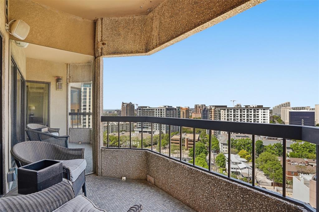 Latour Condo - Residential