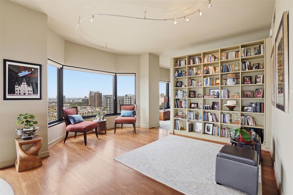 Latour Condo - Residential