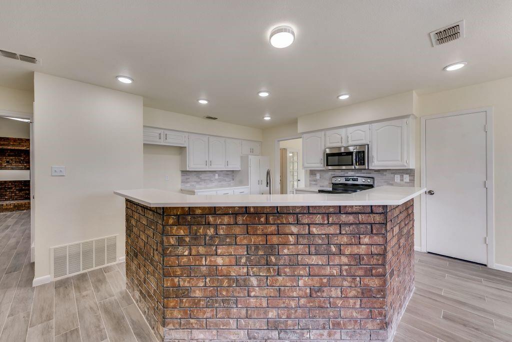 ROLLING ACRES 2.46 AC - Residential Lease