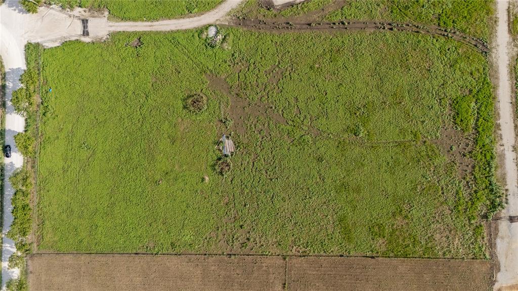 Roberts, No 1070 - Land