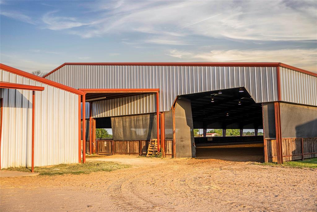 (RANCH) HORSE RANCHES IN COUNTY - Farm