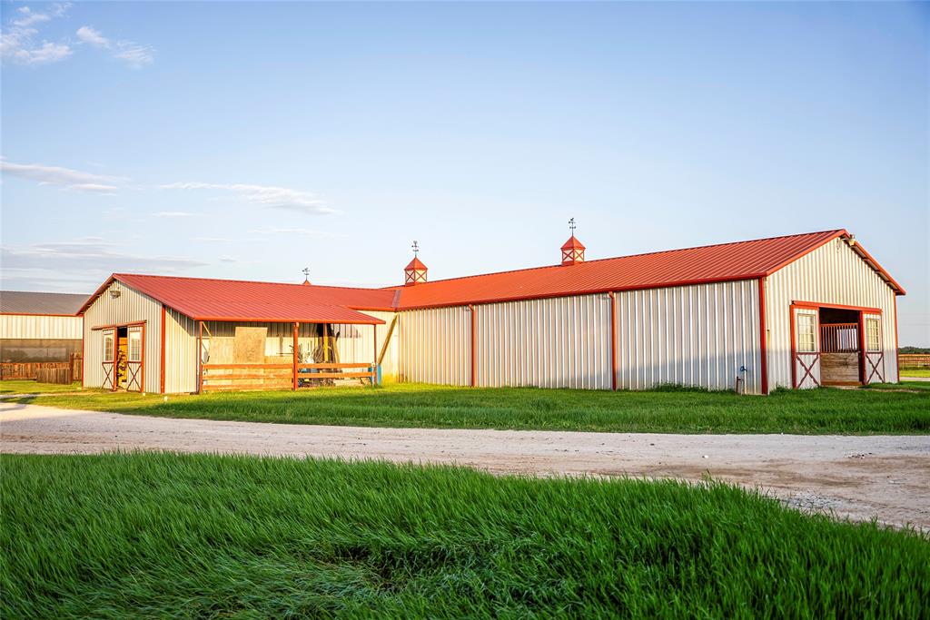 (RANCH) HORSE RANCHES IN COUNTY - Farm