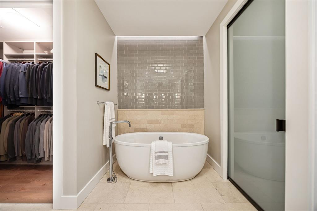 Parkview Condo - Residential