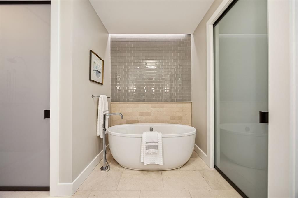 Parkview Condo - Residential