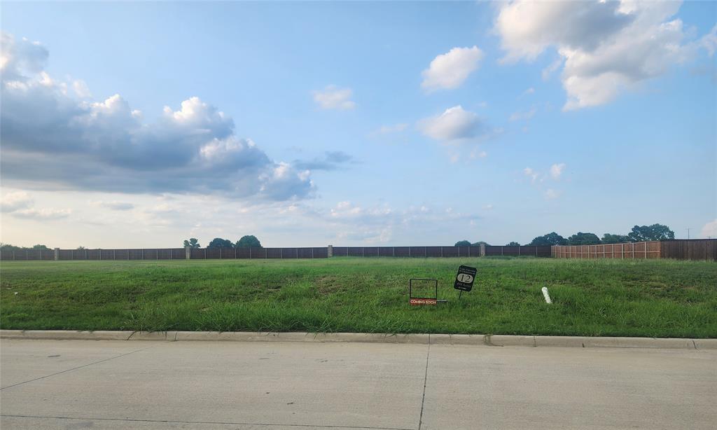 LAKE COUNTRY CROSSING - Land