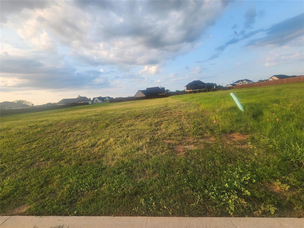 LAKE COUNTRY CROSSING - Land