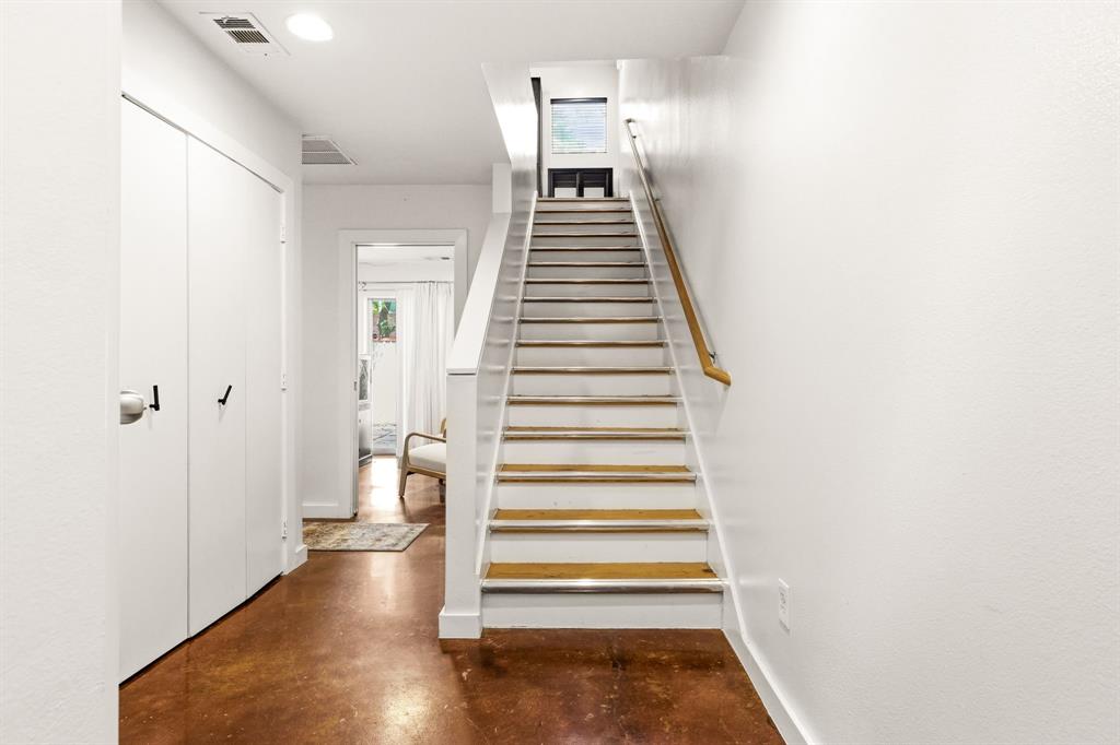 San Jacinto Street Twnhms - Residential
