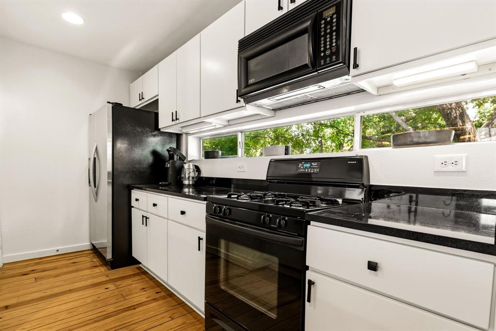 San Jacinto Street Twnhms - Residential