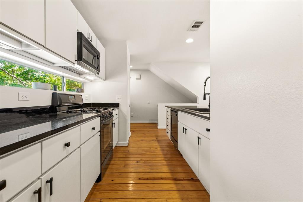 San Jacinto Street Twnhms - Residential