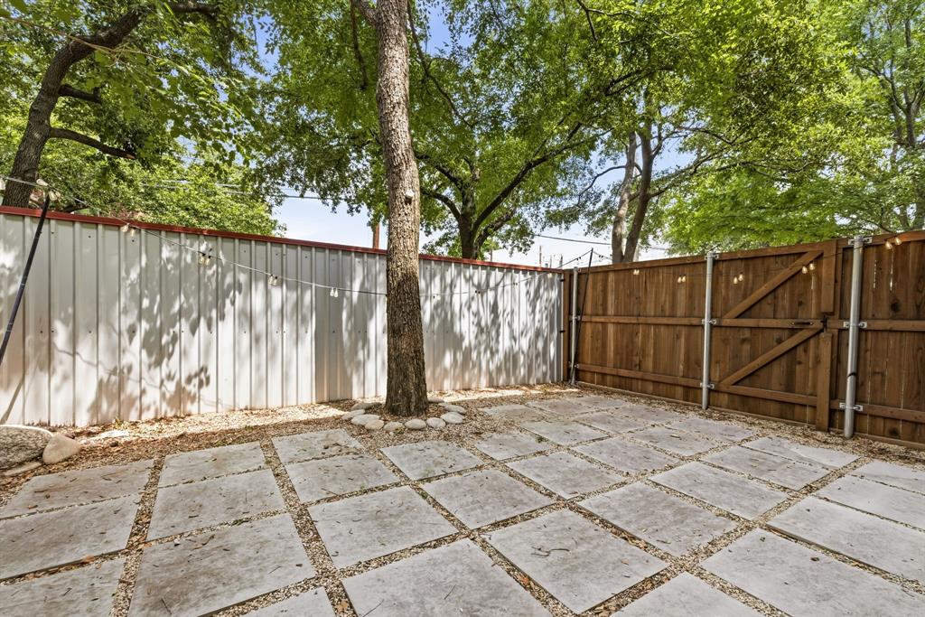 San Jacinto Street Twnhms - Residential