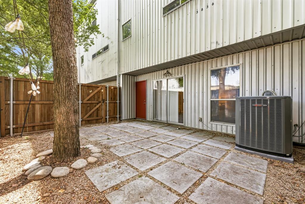 San Jacinto Street Twnhms - Residential