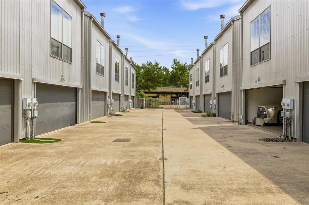 San Jacinto Street Twnhms - Residential