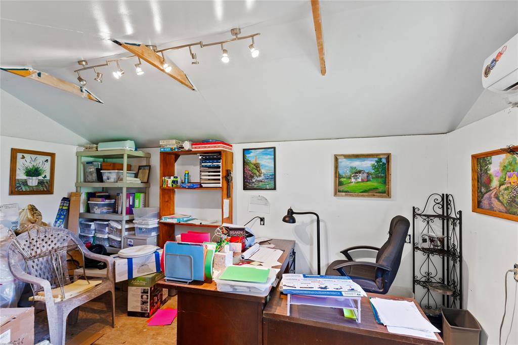 Wooded Lake Estate Add Pt I - Residential