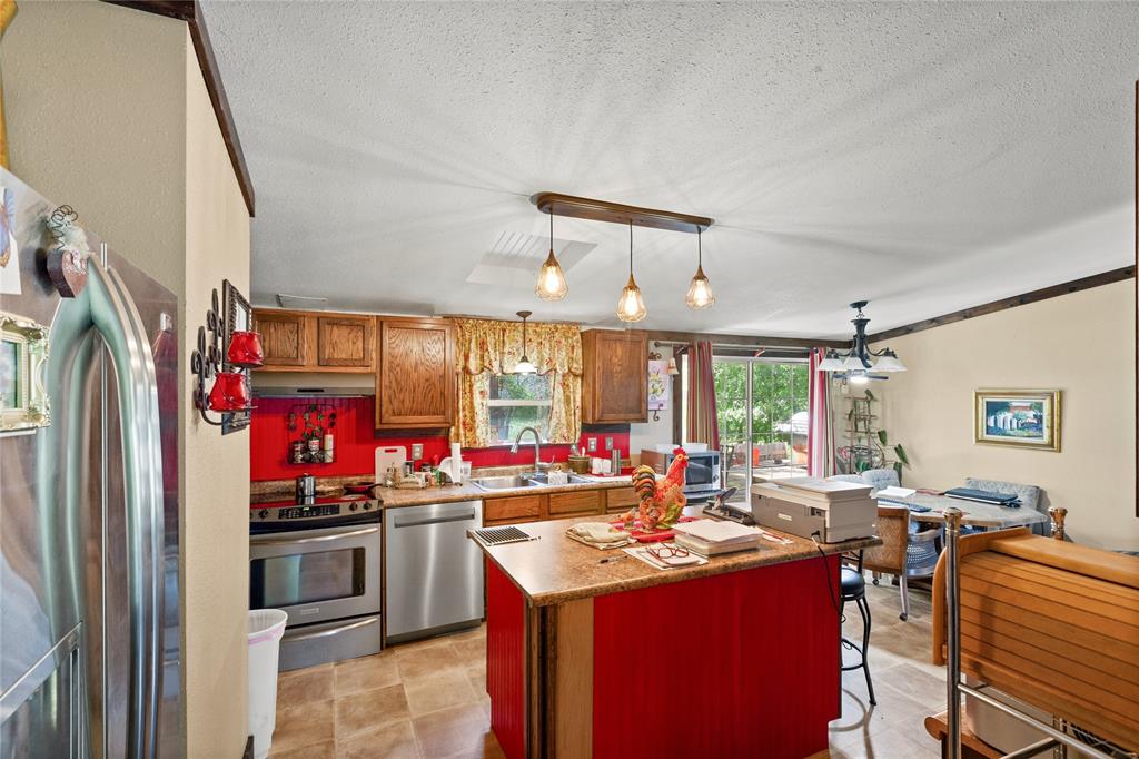 Wooded Lake Estate Add Pt I - Residential