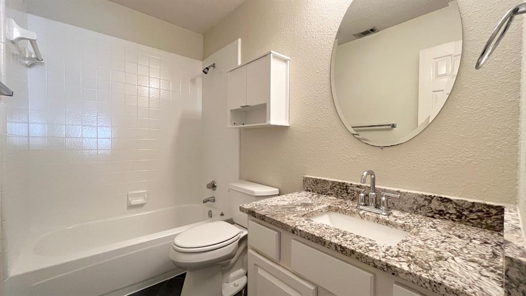 Hickory Street Village Ph IV - Residential Lease