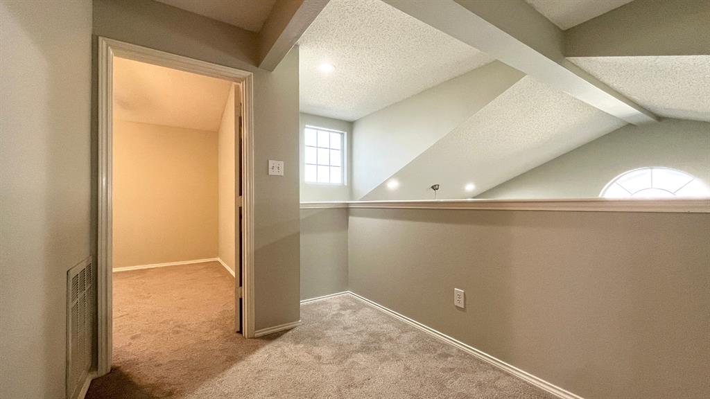 Hickory Street Village Ph IV - Residential Lease