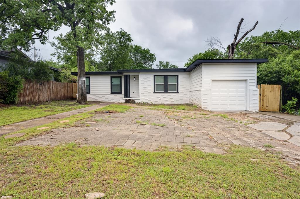 Charming single-story home located in the established Forty Oaks neighborhood of Fort Worth’s Central Meadowbrook area.Natural light fills the living areas, creating a bright and welcoming atmosphere, while the spacious kitchen and dining area provide a great foundation for gatherings and entertaining.Property includes attached garage and additional covered parking. Conveniently located near major highways, shopping, and schools.