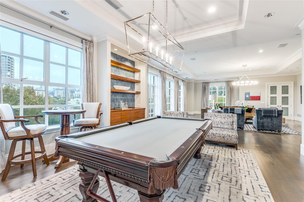 Mansion Residence - Residential