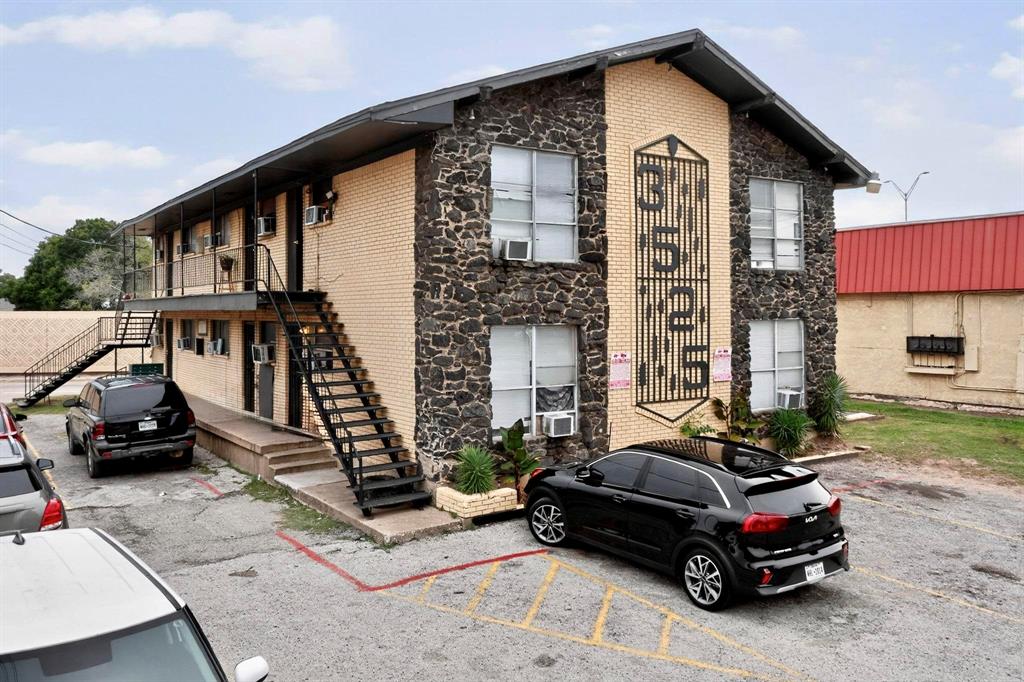 Ervay Street Heights - Residential Income