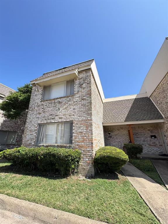 RICHARDSON LIFESTYLE TOWNHOMES - Residential