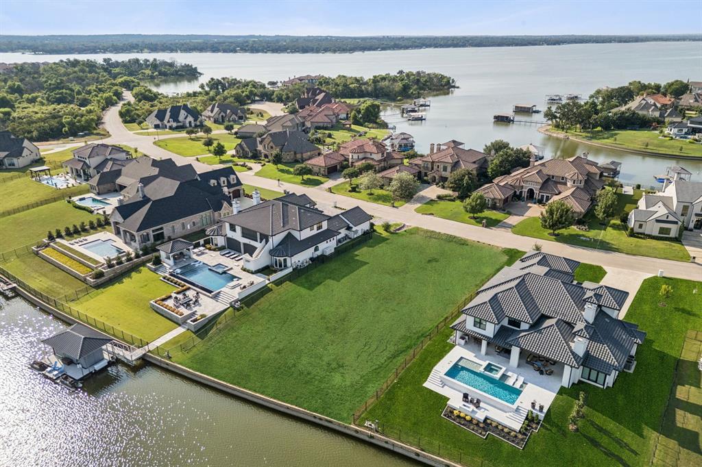 RESORT ON EAGLE MOUNTAIN LAKE - Land