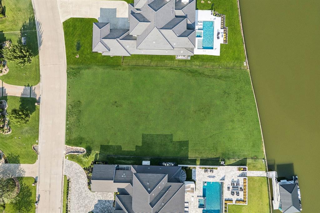 RESORT ON EAGLE MOUNTAIN LAKE - Land