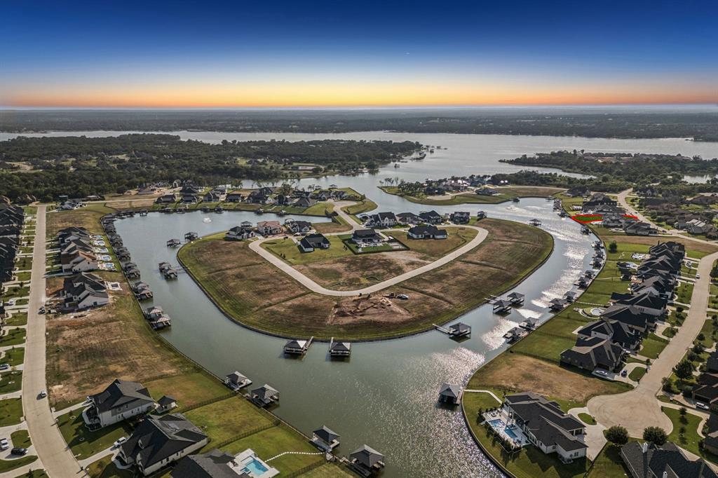 RESORT ON EAGLE MOUNTAIN LAKE - Land