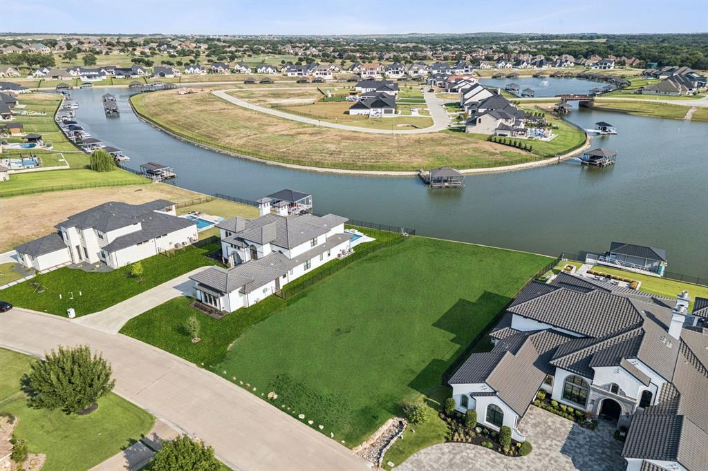 RESORT ON EAGLE MOUNTAIN LAKE - Land