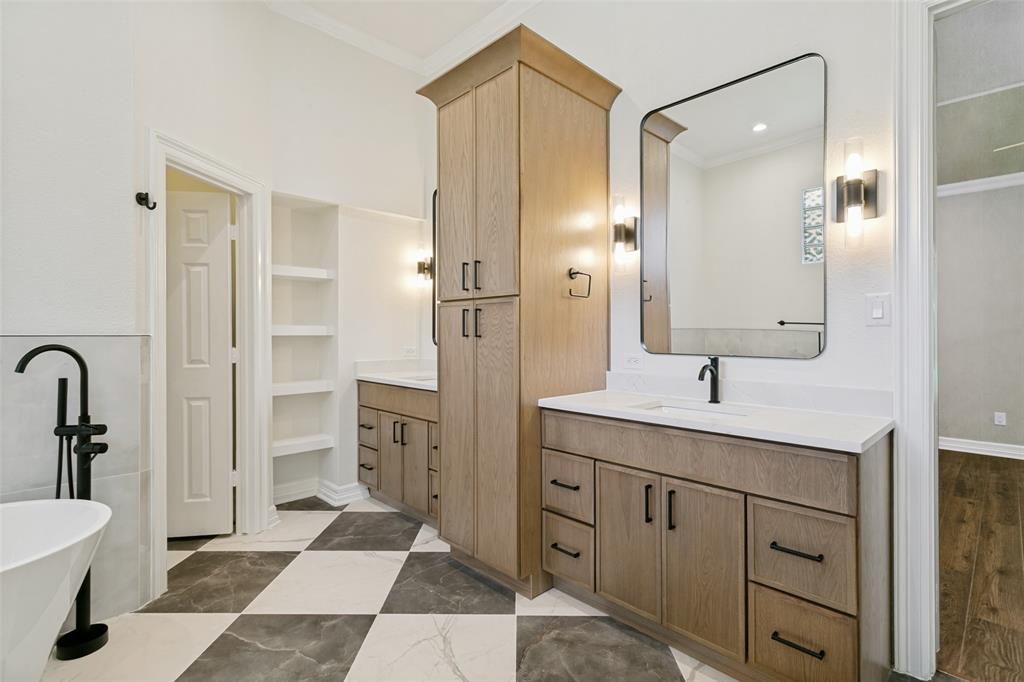 Woodland Hills Colleyville - Residential
