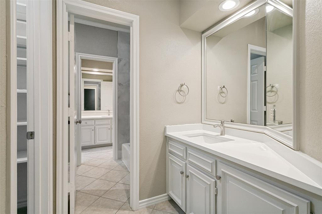 Woodland Hills Colleyville - Residential