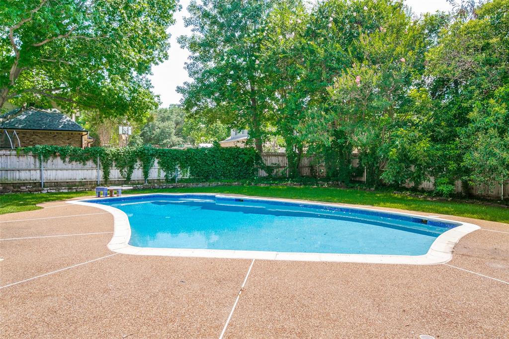 Woodland Hills Colleyville - Residential