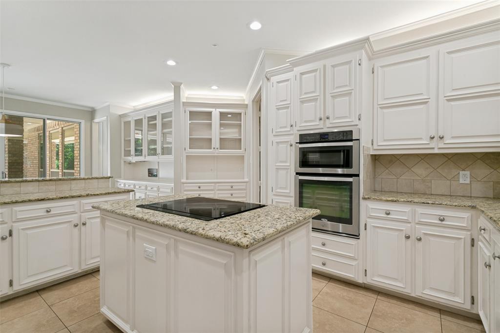 Woodland Hills Colleyville - Residential